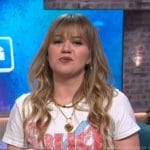 Kelly’s white Police tour graphic tee on The Kelly Clarkson Show