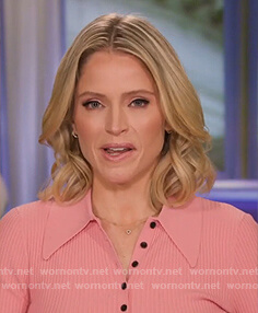 Sara’s pink ribbed polo top on The View