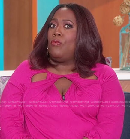 Sheryl’s pink twisted top on The Talk