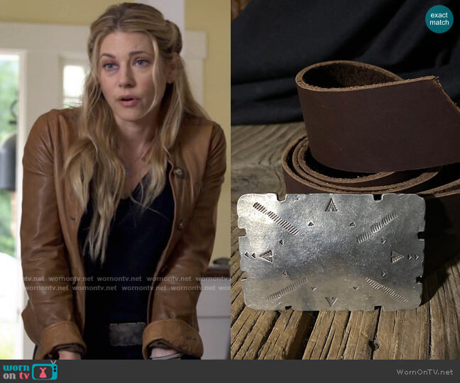 Teez Belts Big Sky Four Directions Belt Buckle worn by Jenny Hoyt (Katheryn Winnick) on Big Sky