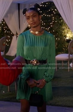 Zoey's green pleated dress on Black-ish