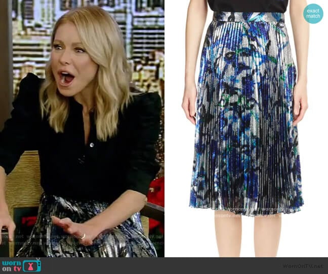 lamé pleated skirt by Christopher Kane worn by Kelly Ripa on Live with Kelly and Mark