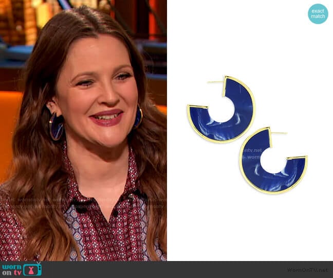 Aria Hoop Earrings by Cult Gaia worn by Drew Barrymore on The Drew Barrymore Show