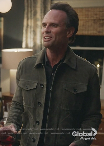 Wade’s green suede jacket on The Unicorn – TV Outfits