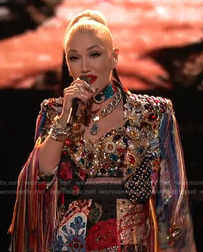 Gwen’s embellished cropped jacket and shorts on The Voice