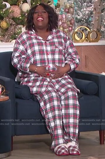 Sheryl's plaid pajamas on The Talk