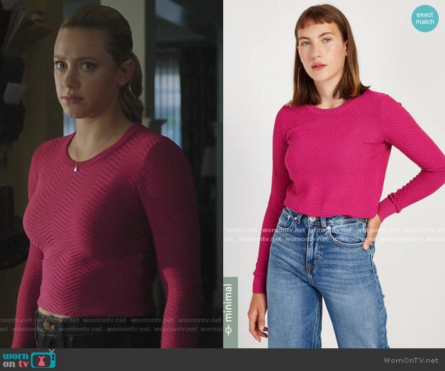 Textured Crewneck Sweater in Fuchsia by Frank and Oak worn by Betty Cooper (Lili Reinhart) on Riverdale