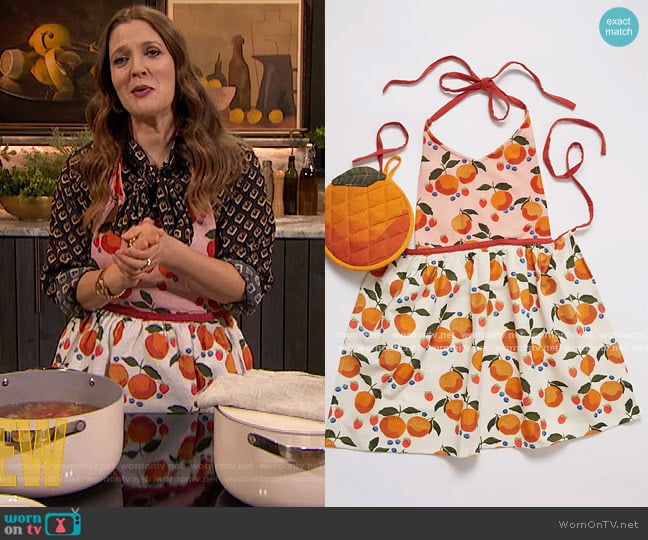 Casa Fruita Pot Holder & Apron Set by Anthropologie worn by Drew Barrymore on The Drew Barrymore Show