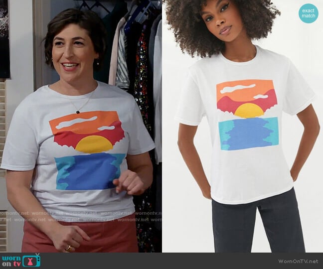 Urban Outfitters BDG Landscape Art T-shirt worn by Kat Silver (Mayim Bialik) on Call Me Kat