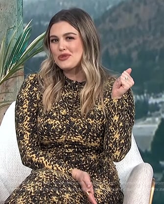 Carissa’s yellow printed ruched dress on E! News Daily Pop