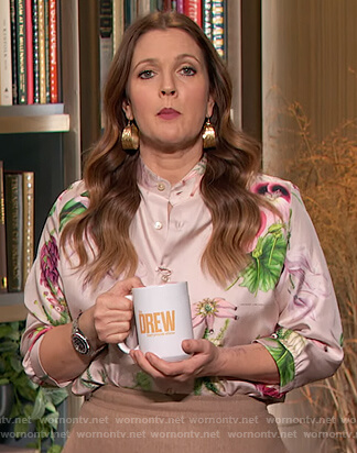 Drew’s pink floral blouse on The Drew Barrymore Show