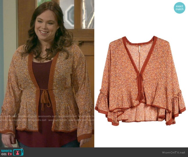 Free People Lola Kimono Top in Ochre Combo worn by Kristin Baxter (Amanda Fuller) on Last Man Standing