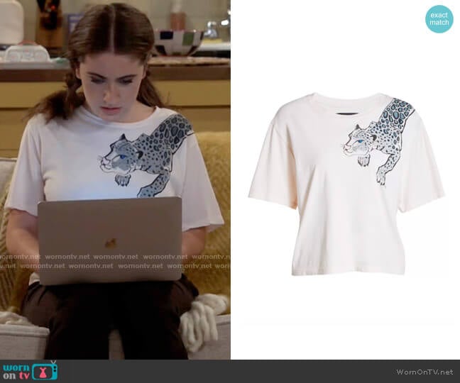 Le Superbe Leopard Graphic Tee worn by Jackie Raines (Rachel Sennott) on Call Your Mother