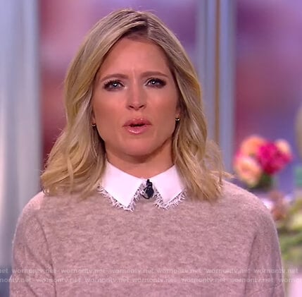 Sara's beige layered sweater on The View