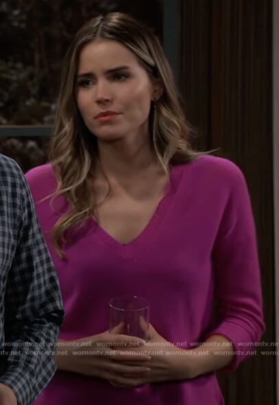 Sasha’s pink v-neck sweater on General Hospital