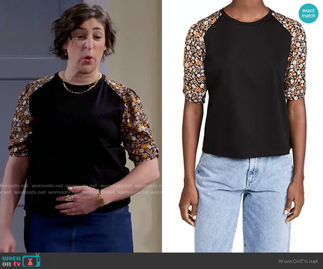 Scotch & Soda Printed Sleeves Relaxed Tee worn by Kat Silver (Mayim Bialik) on Call Me Kat