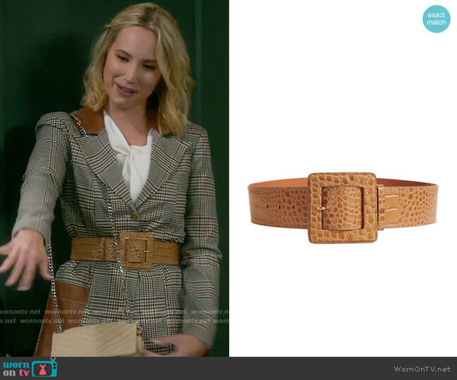 Veronica Beard Corin Belt worn by Mandy Baxter (Molly McCook) on Last Man Standing