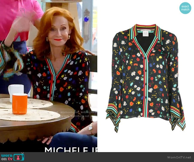 Alice + Olivia Randa Blouse worn by Sheila (Swoosie Kurtz) on Call Me Kat