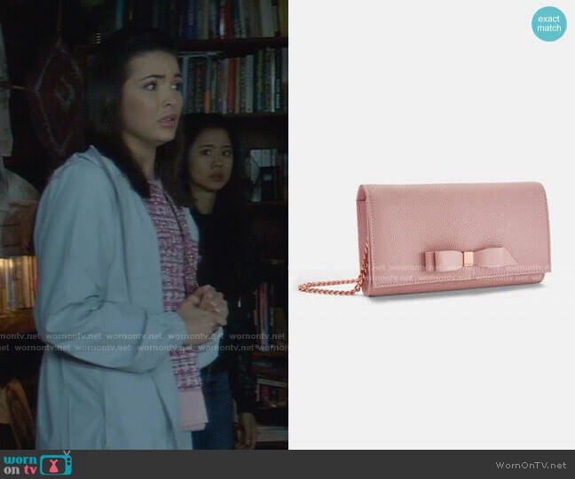 Alaine Shoulder Bag by Ted Baker worn by Bess (Maddison Jaizani) on Nancy Drew