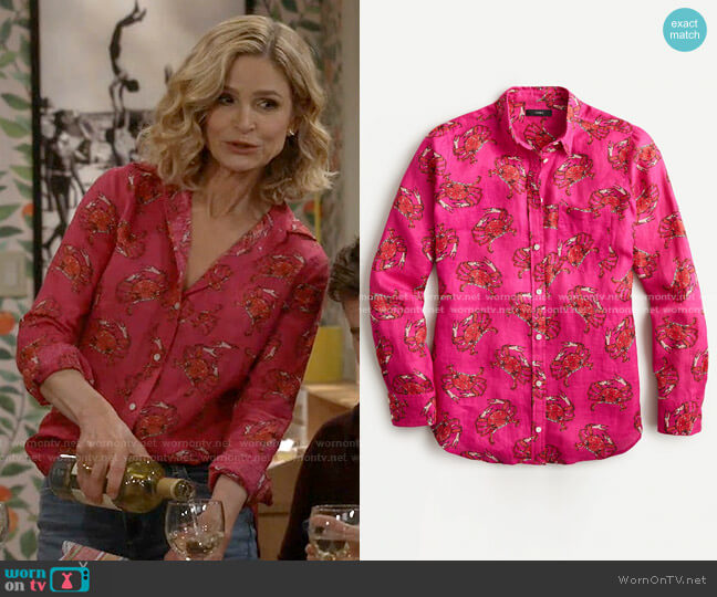 Classic-Fit Boy Shirt in Ratti King Crab Print by J. Crew worn by Jean Raines (Kyra Sedgwick) on Call Your Mother