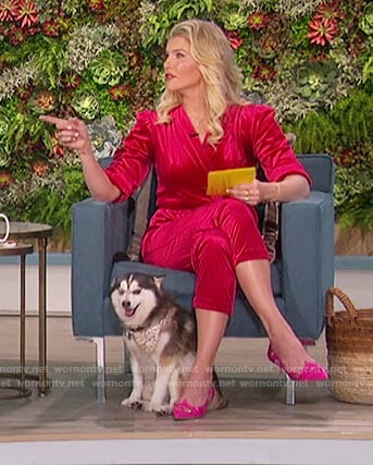 Amanda's pink embellished pumps on The Talk