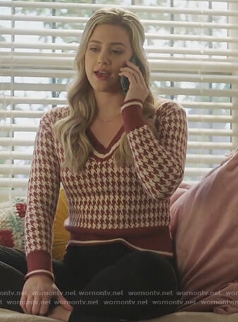 Betty’s red houndstooth sweater on Riverdale