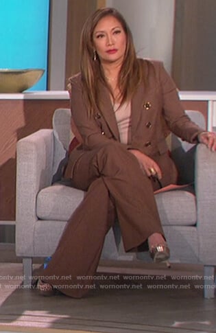 Carrie’s brown check blazer and pants on The Talk