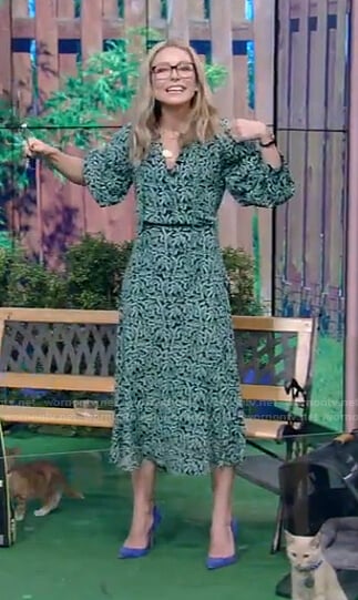 Kelly’s green printed dress on Live with Kelly and Ryan