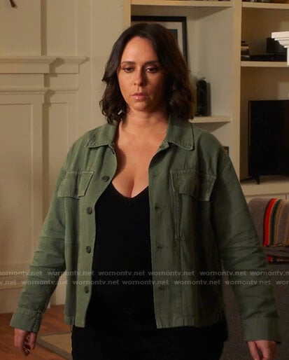 Maddie’s green utility jacket and necklace on 9-1-1