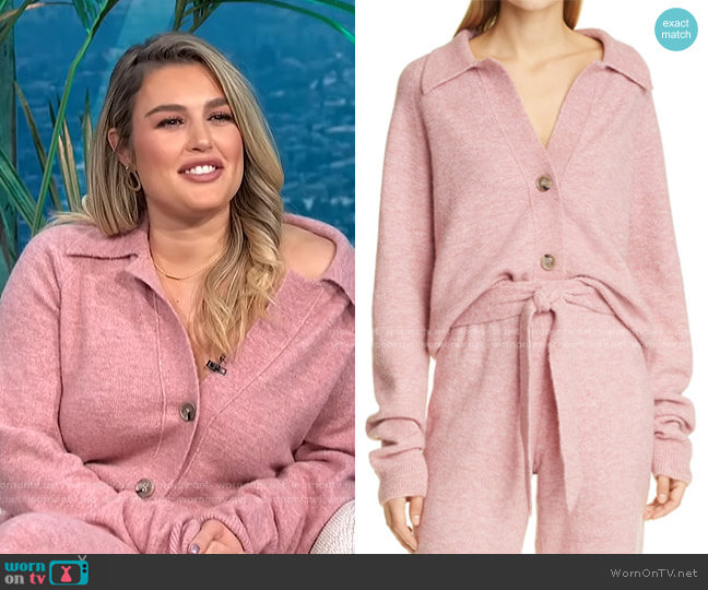 WornOnTV: Carissa’s pink cardigan and knit pants on E! News Daily Pop ...