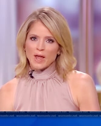 Sara’s sleeveless turtleneck top on The View