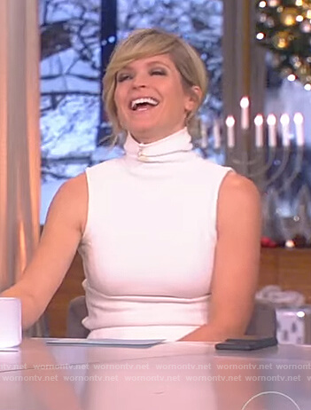 Sara’s white turtleneck sleeveless sweater on The View