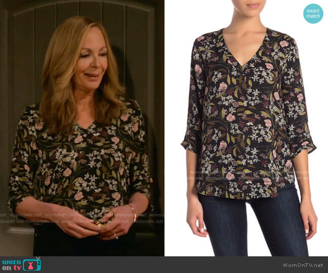 WornOnTV: Bonnie’s black floral v-neck top on Mom | Allison Janney ...