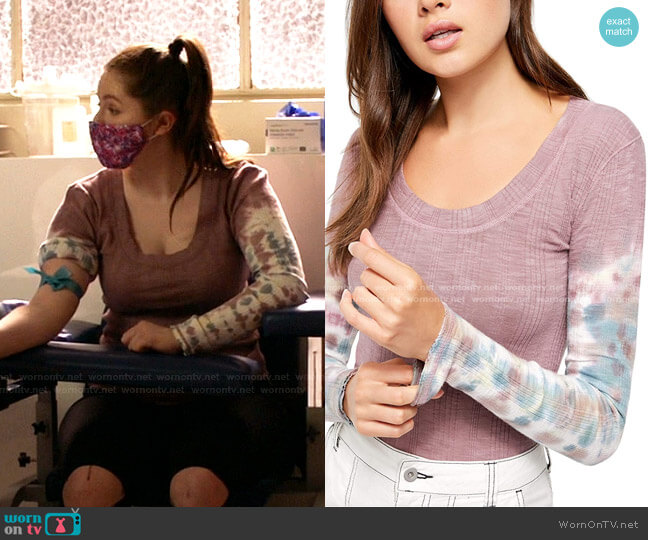 Debbie’s pink tie dye long sleeve top on Shameless