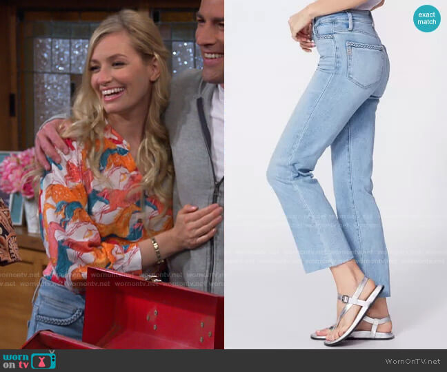 Paige Atley Ankle Flare in Joannis worn by Gemma (Beth Behrs) on The Neighborhood