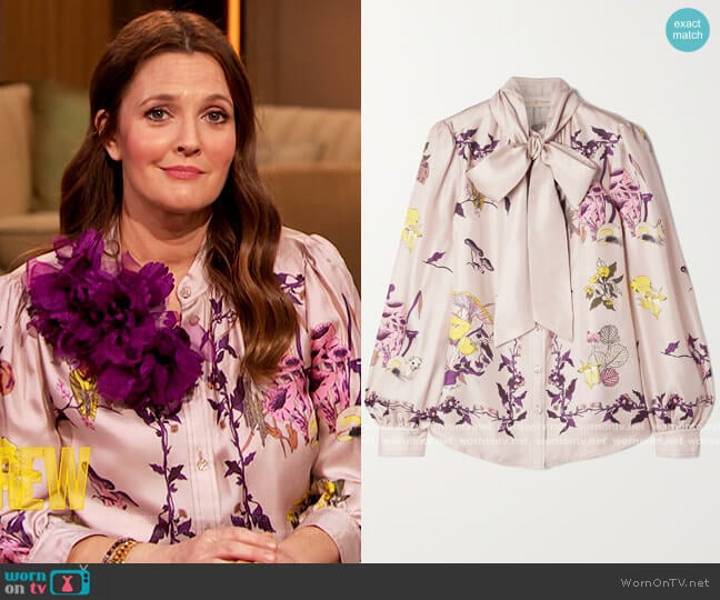 Pussy-bow printed silk-twill blouse by Tory Burch worn by Drew Barrymore on The Drew Barrymore Show