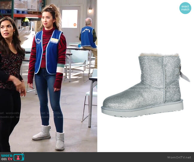 Cheyenne’s sequin bow boots on Superstore