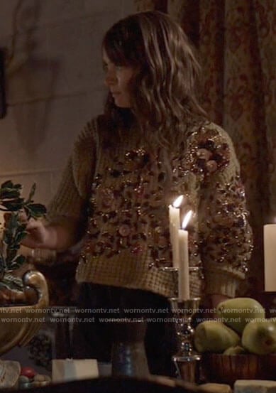 Alice's beige embellished sweater on Batwoman