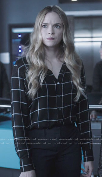 Caitlin's black checked button down shirt on The Flash