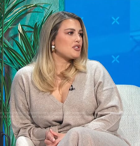 Carissa’s wrap sweater dress on E! News Daily Pop