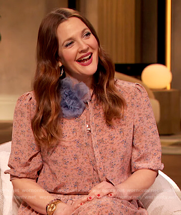 Drew’s pink tie neck blouse and skirt on The Drew Barrymore Show