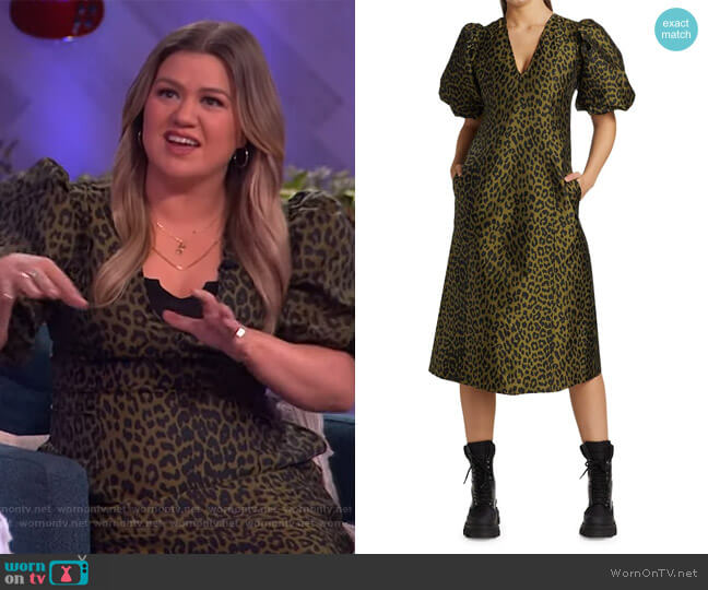 WornOnTV: Kelly’s green leopard print puff sleeve dress on The Kelly ...