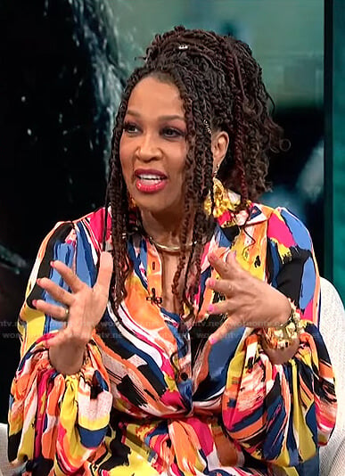 Kym’s multicolor printed shirtdress on E! News Daily Pop