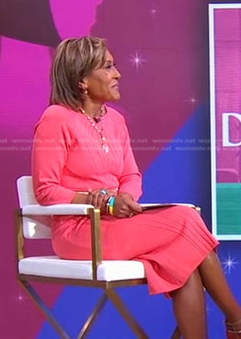 Robin’s pink stitched knit dress on Good Morning America