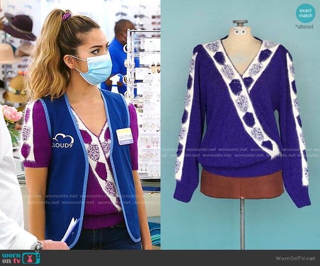 Vintage Sweater by Tara Lyn Evans Studio at Etsy worn by Cheyenne (Nichole Bloom) on Superstore