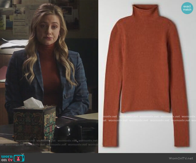 Darling Sweater by Wilfred worn by Betty Cooper (Lili Reinhart) on Riverdale