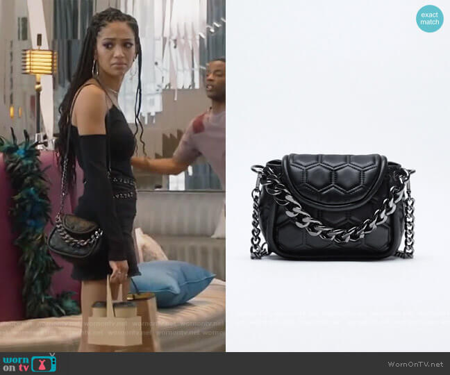 Topstitched Crossbody Bag with Chain by Zara worn by Olivia Baker (Samantha Logan) on All American