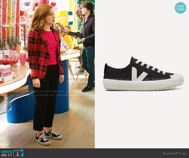 Nova organic cotton-canvas sneakers by Veja worn by Zoey Clarke (Jane Levy) on Zoeys Extraordinary Playlist