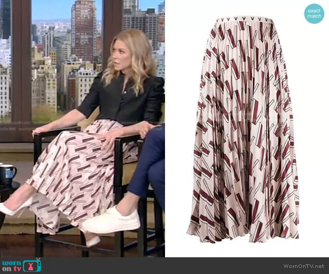 V-print pleated skirt by Valentino worn by Kelly Ripa on Live with Kelly and Mark