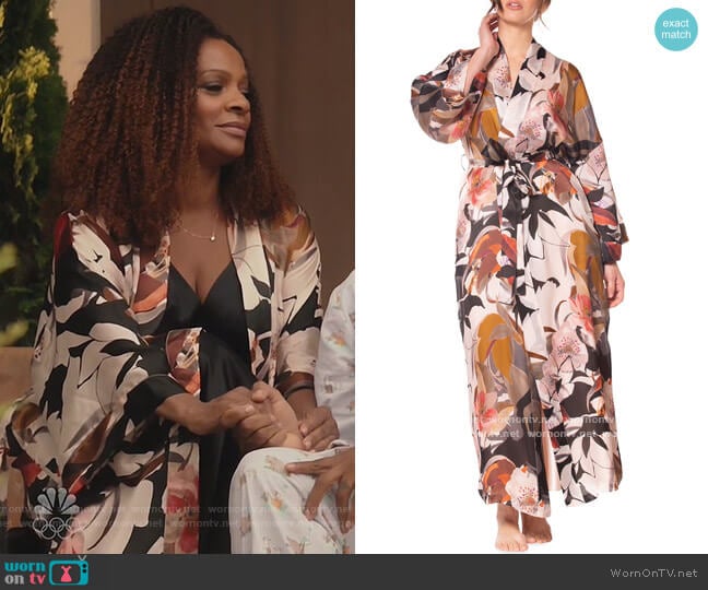 WornOnTV: Bobbi’s black floral robe on Kenan | Clothes and Wardrobe from TV